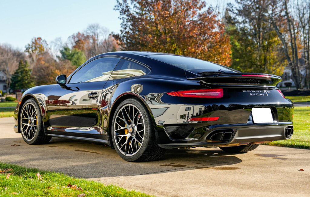 2016 Porsche 911 Turbo S