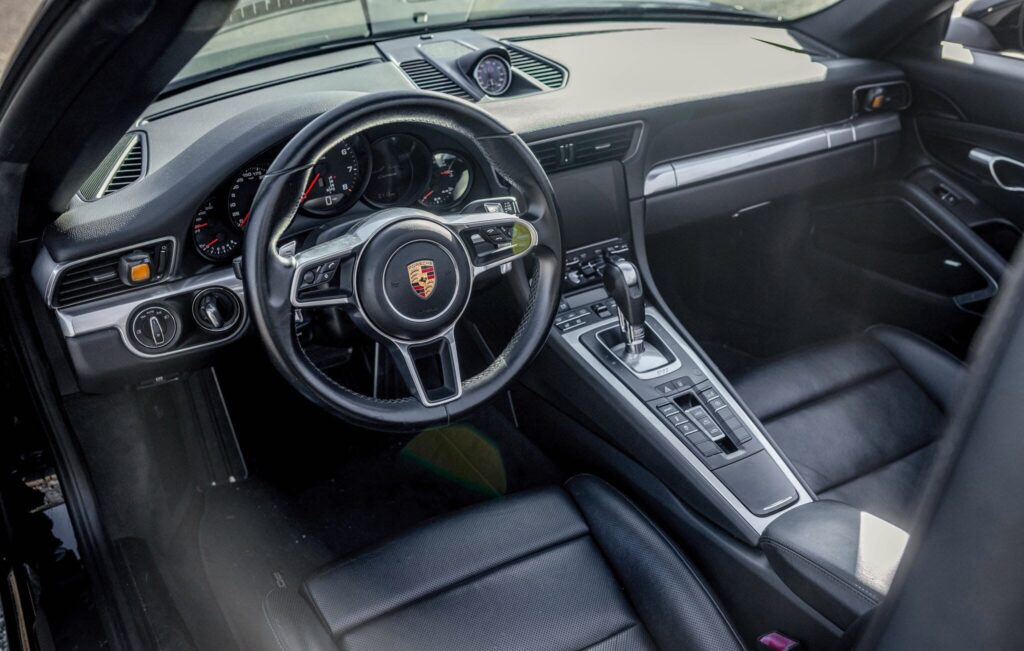 2017 Porsche 911 Carrera Cabriolet