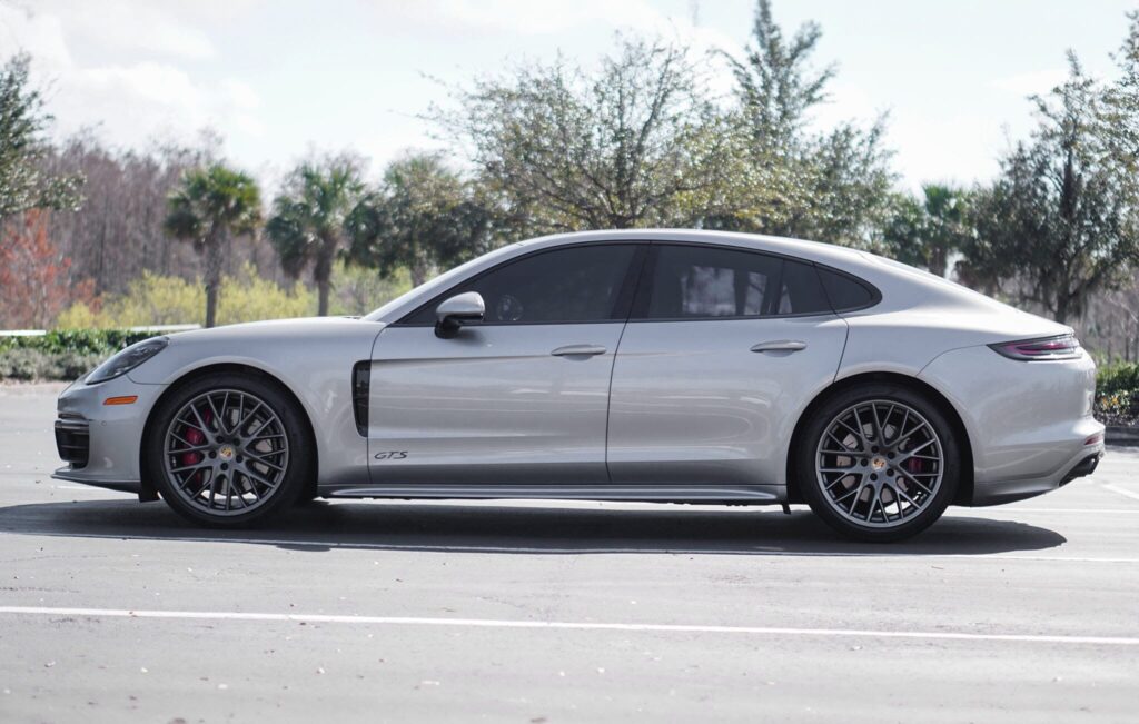 2019 Porsche Panamera GTS