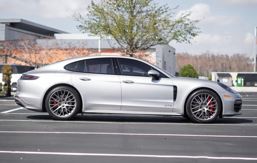 2019 Porsche Panamera GTS