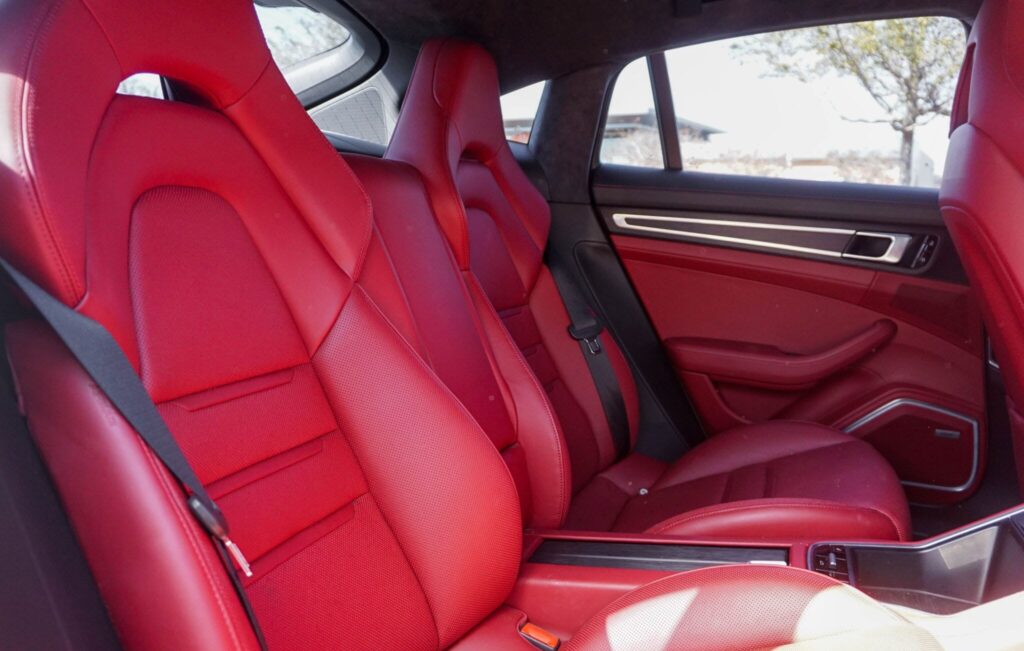 2019 Porsche Panamera GTS