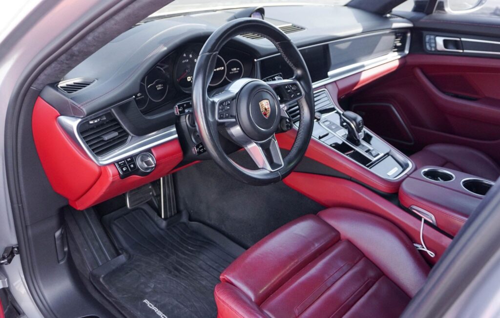 2019 Porsche Panamera GTS