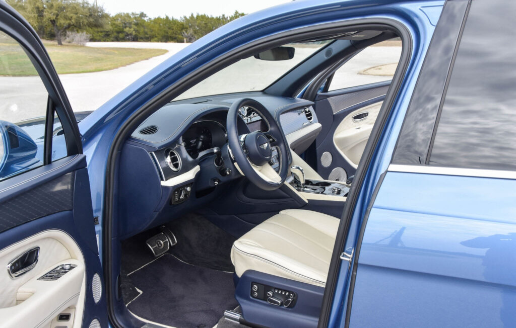 2023 Bentley Bentayga Azure V8