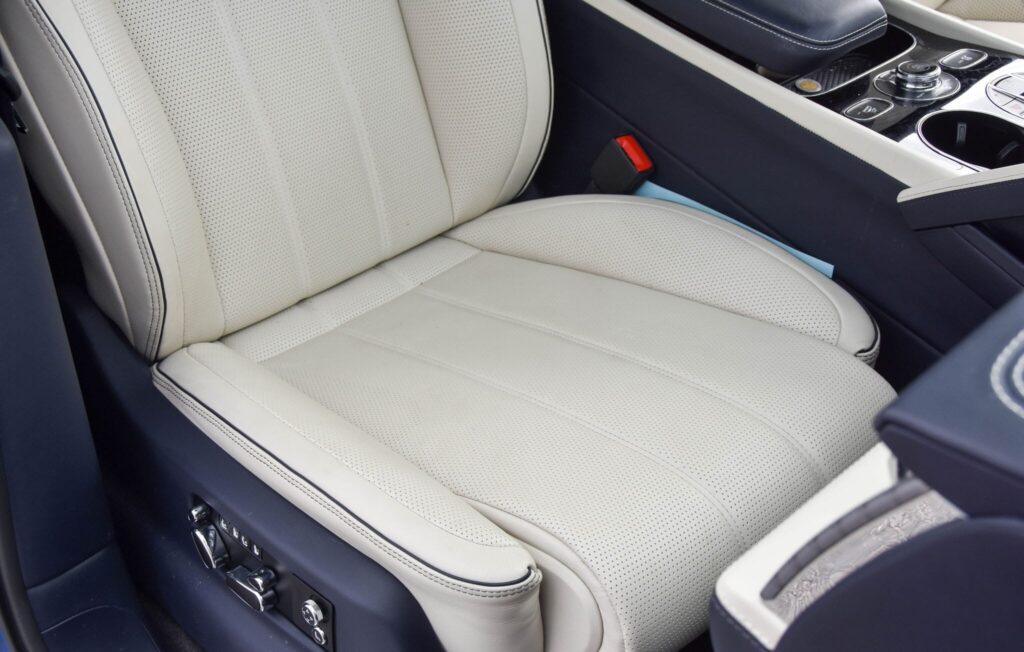 2023 Bentley Bentayga Azure V8