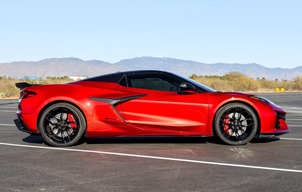 2025 Chevrolet Corvette Z06 Convertible 2LZ